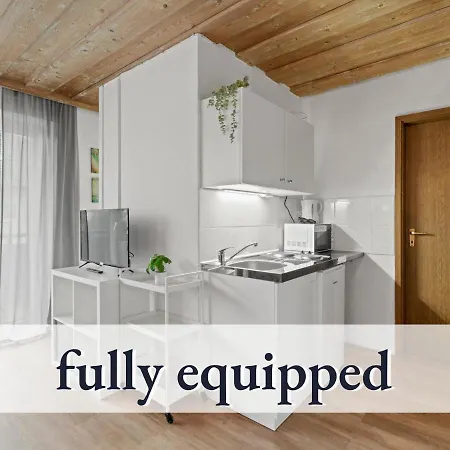 Sehr Gemuetliche Ferienwohnung In Bester Lage Mit Grossem Sonnenbalkon L Innenstadtnaehe L 1 Minute Zum Bahnhof L Kueche L Tv L Free-wlan L Willkommen Im Hallo!-apartment 8 *