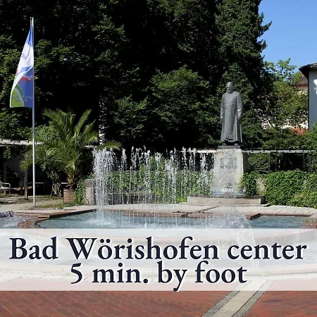 Sehr Gemuetliche Ferienwohnung In Bester Lage Mit Grossem Sonnenbalkon L Innenstadtnaehe L 1 Minute Zum Bahnhof L Kueche L Tv L Free-wlan L Willkommen Im Hallo!-apartment 8 Apartmán