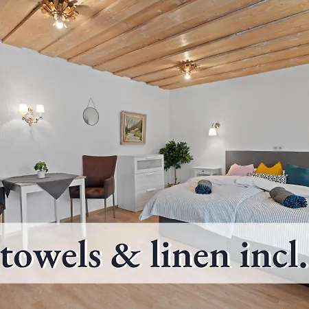 Sehr Gemuetliche Ferienwohnung In Bester Lage Mit Grossem Sonnenbalkon L Innenstadtnaehe L 1 Minute Zum Bahnhof L Kueche L Tv L Free-wlan L Willkommen Im Hallo!-apartment 8 Apartman *